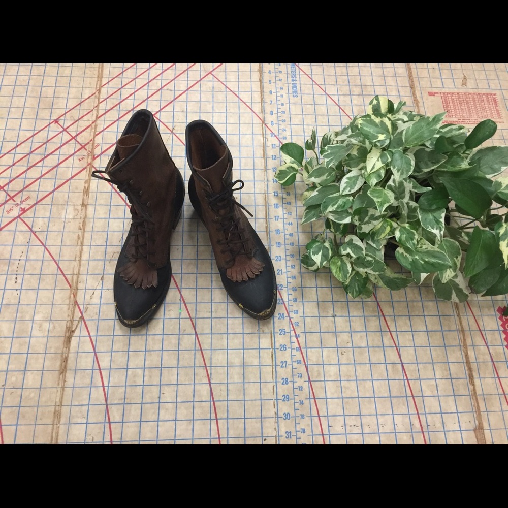 Vintage Kiltie Packer boots size 7